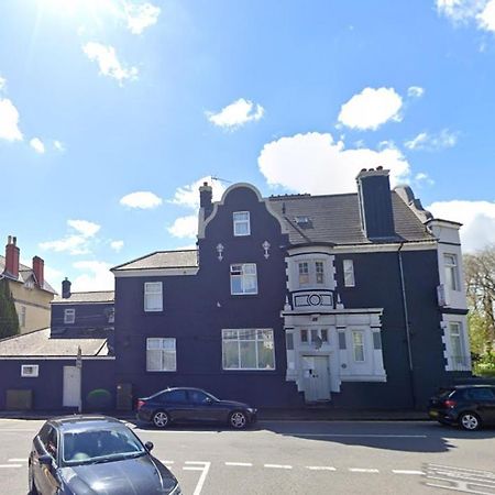 Guesthouse 24-7 The Old Knoll Guesthouse Newport  Exterior photo